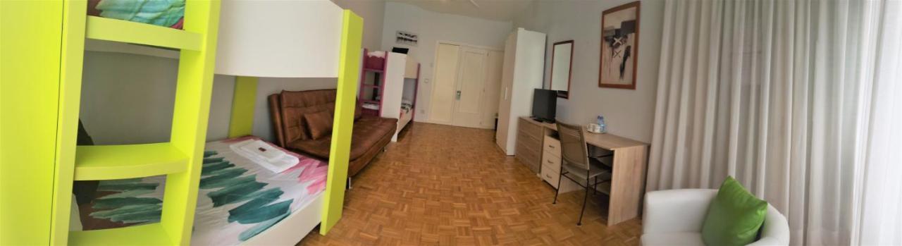 Pension Pamplonabeds Экстерьер фото