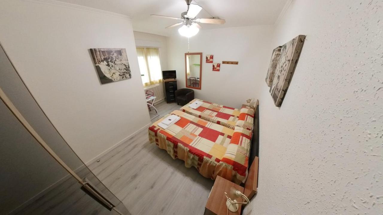 Pension Pamplonabeds Экстерьер фото