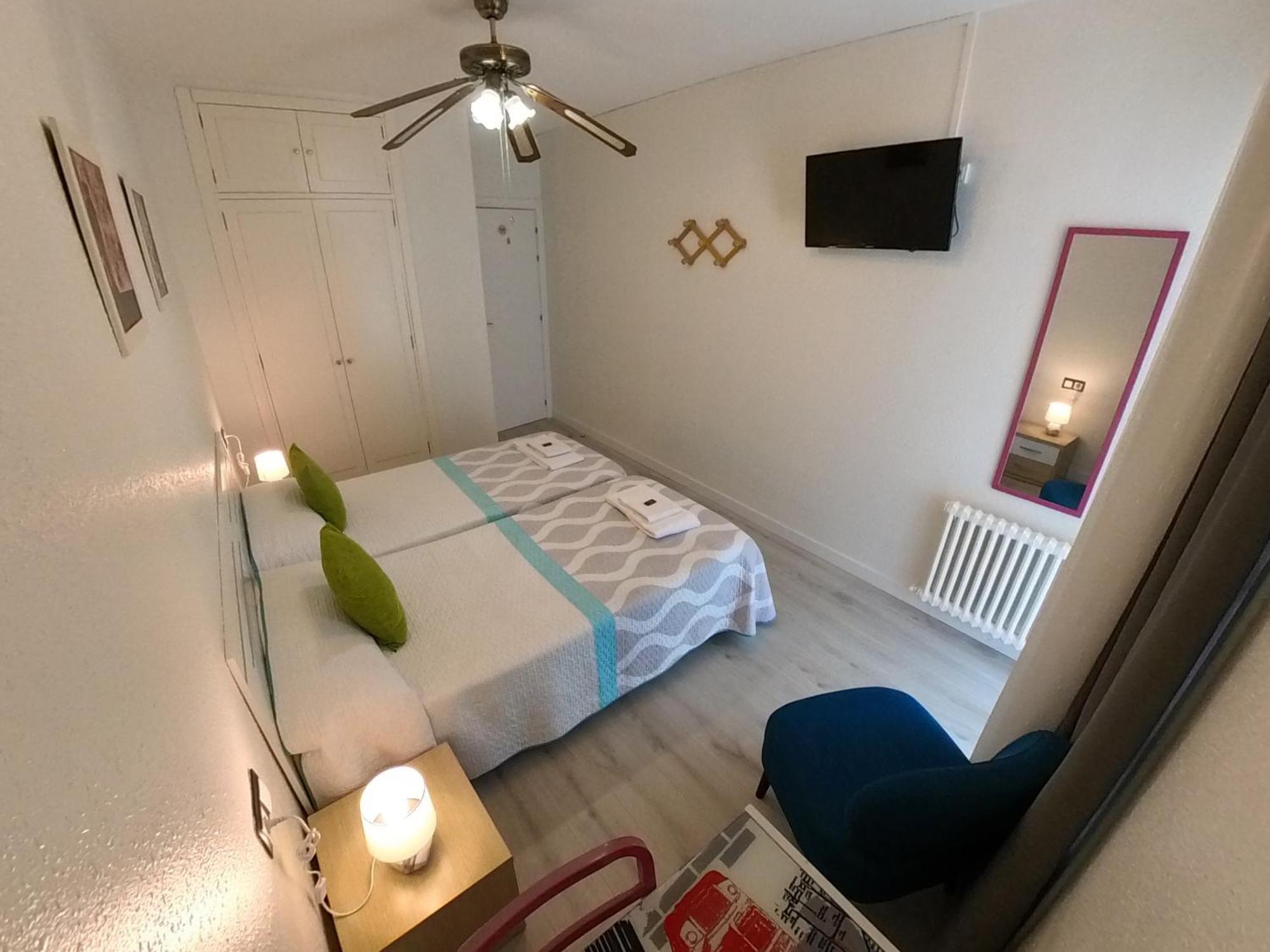 Pension Pamplonabeds Экстерьер фото