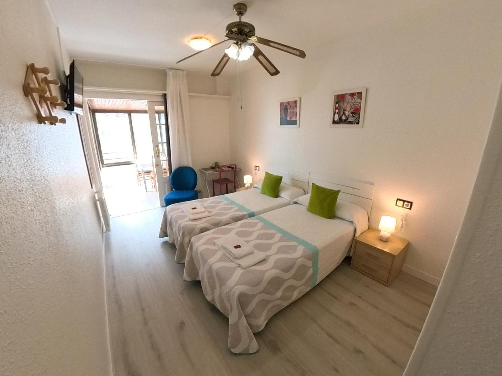 Pension Pamplonabeds Экстерьер фото