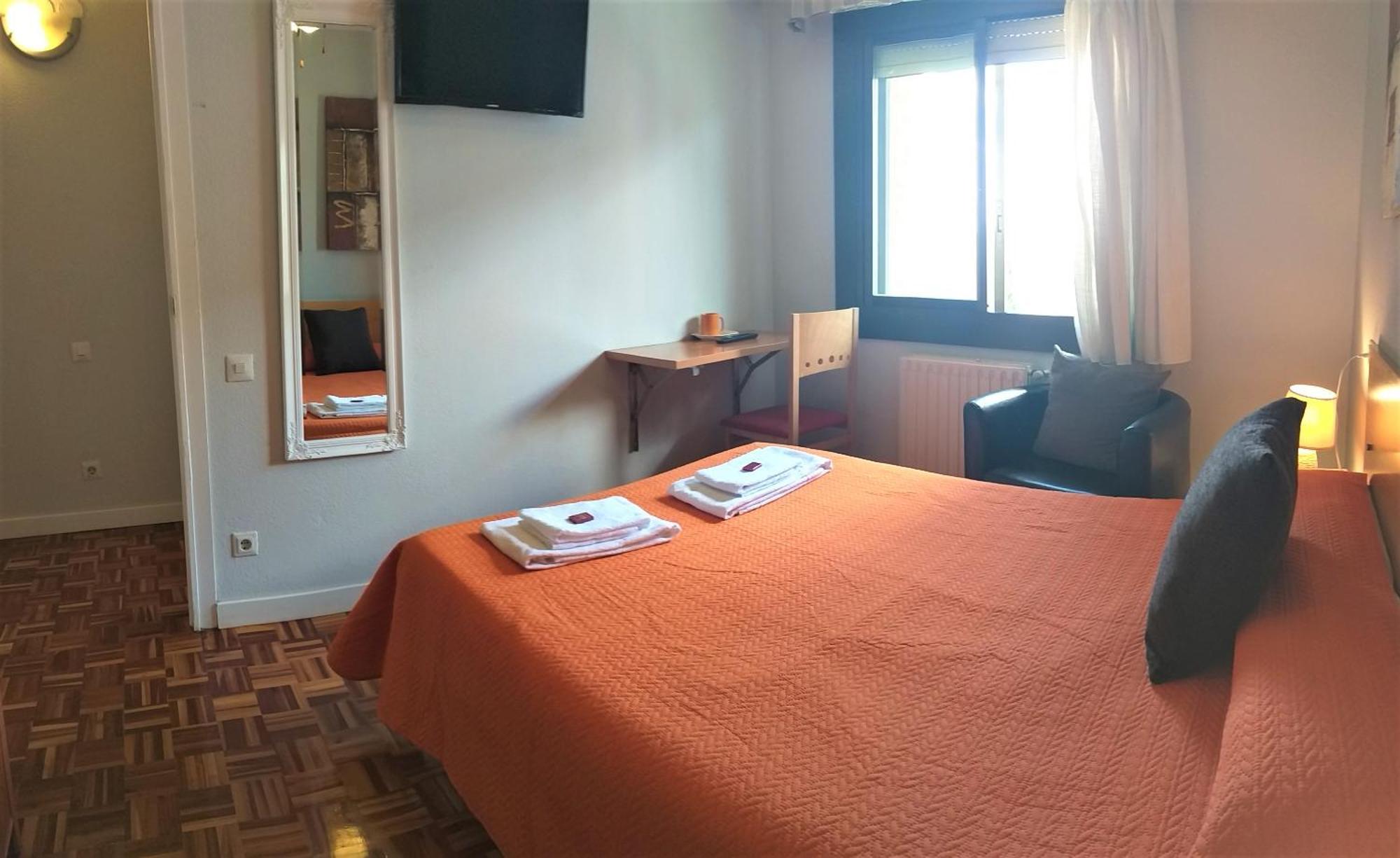 Pension Pamplonabeds Экстерьер фото