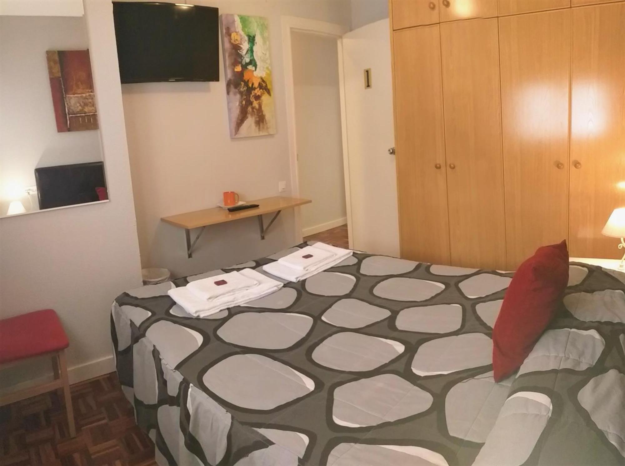Pension Pamplonabeds Экстерьер фото