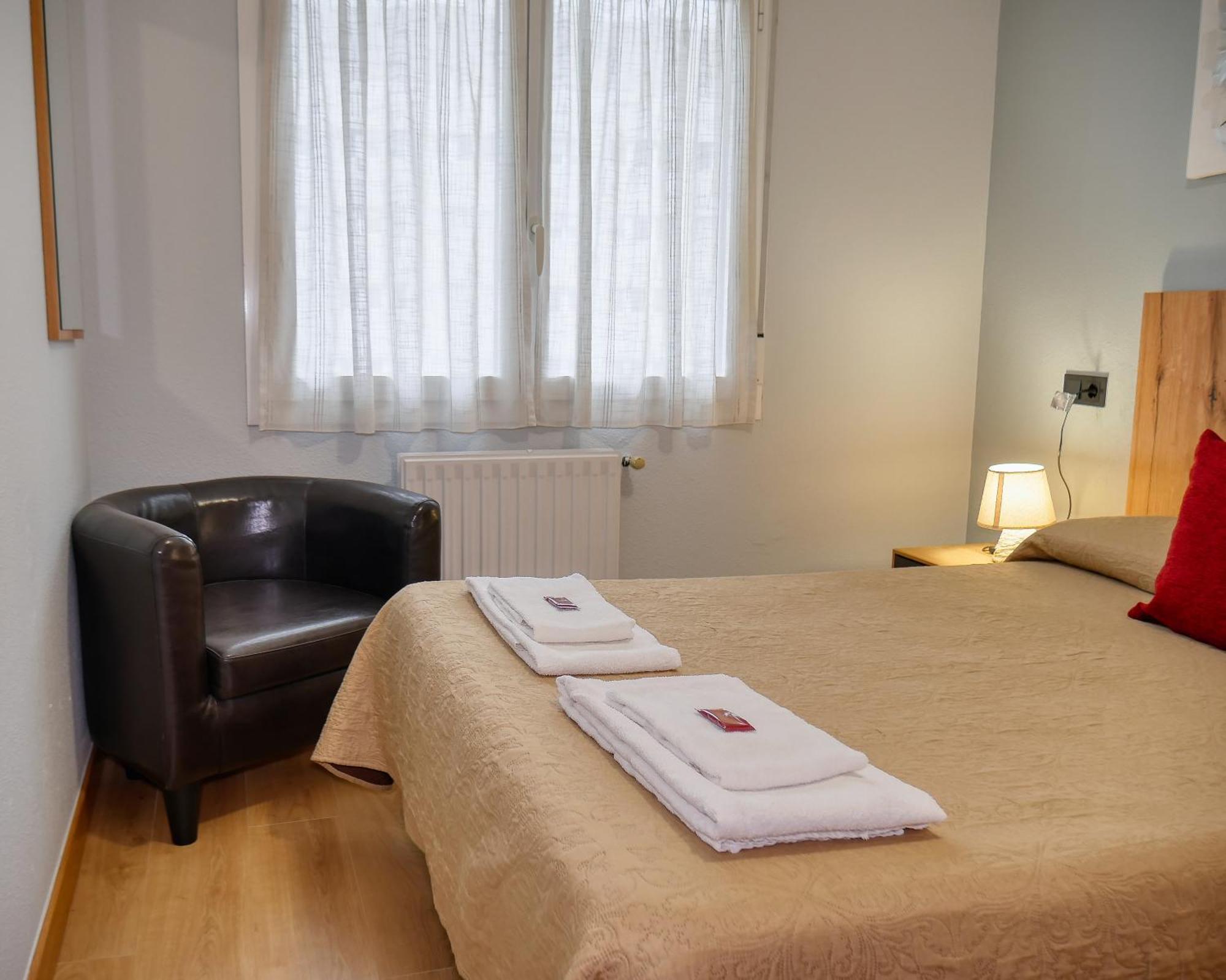 Pension Pamplonabeds Экстерьер фото