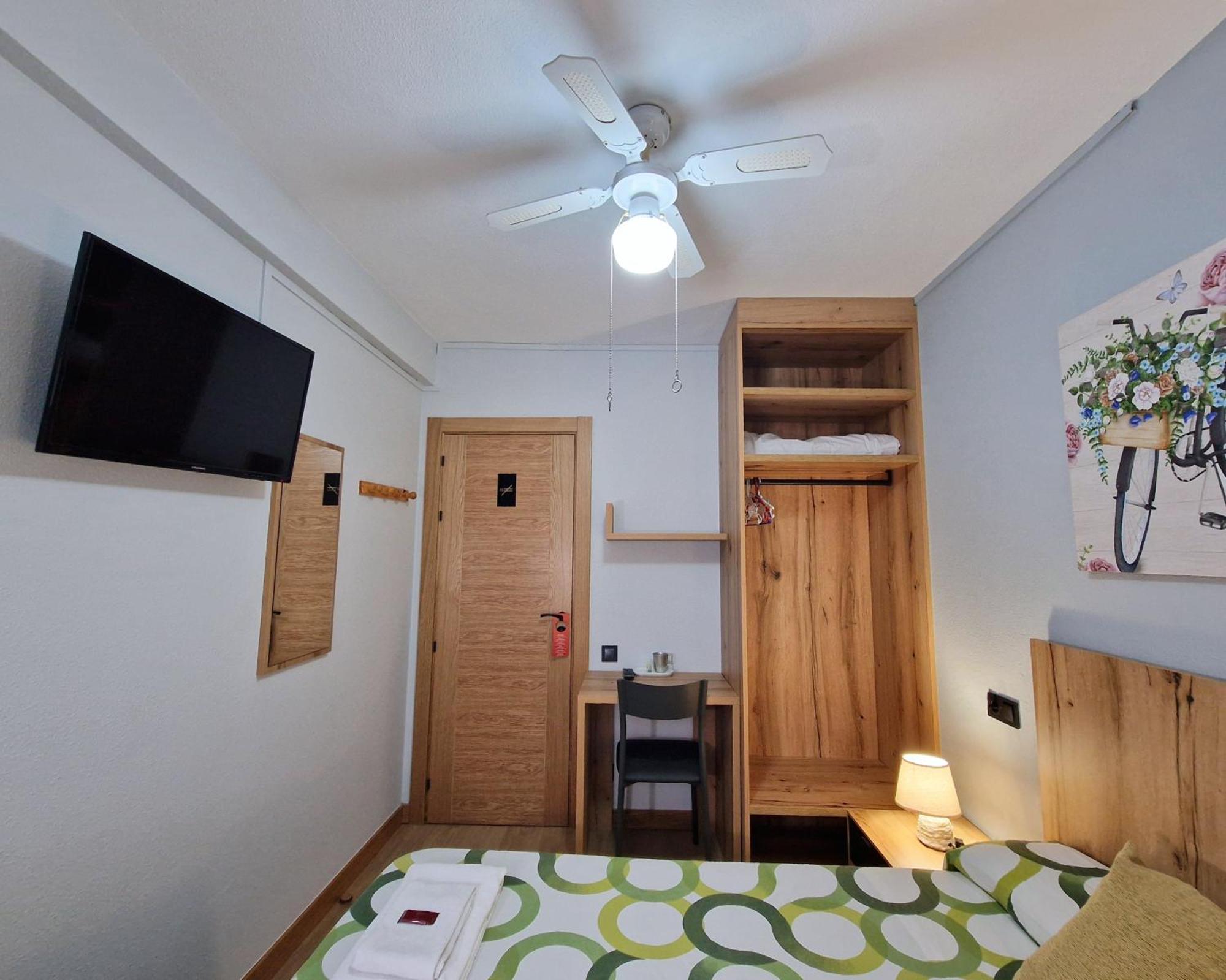 Pension Pamplonabeds Экстерьер фото