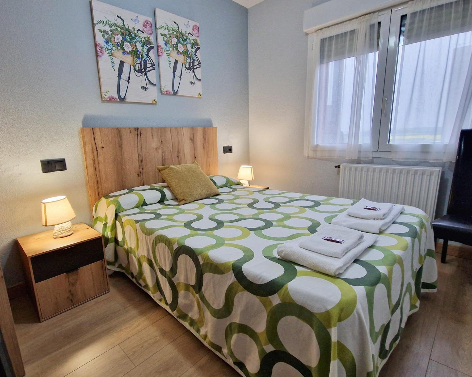 Pension Pamplonabeds Экстерьер фото