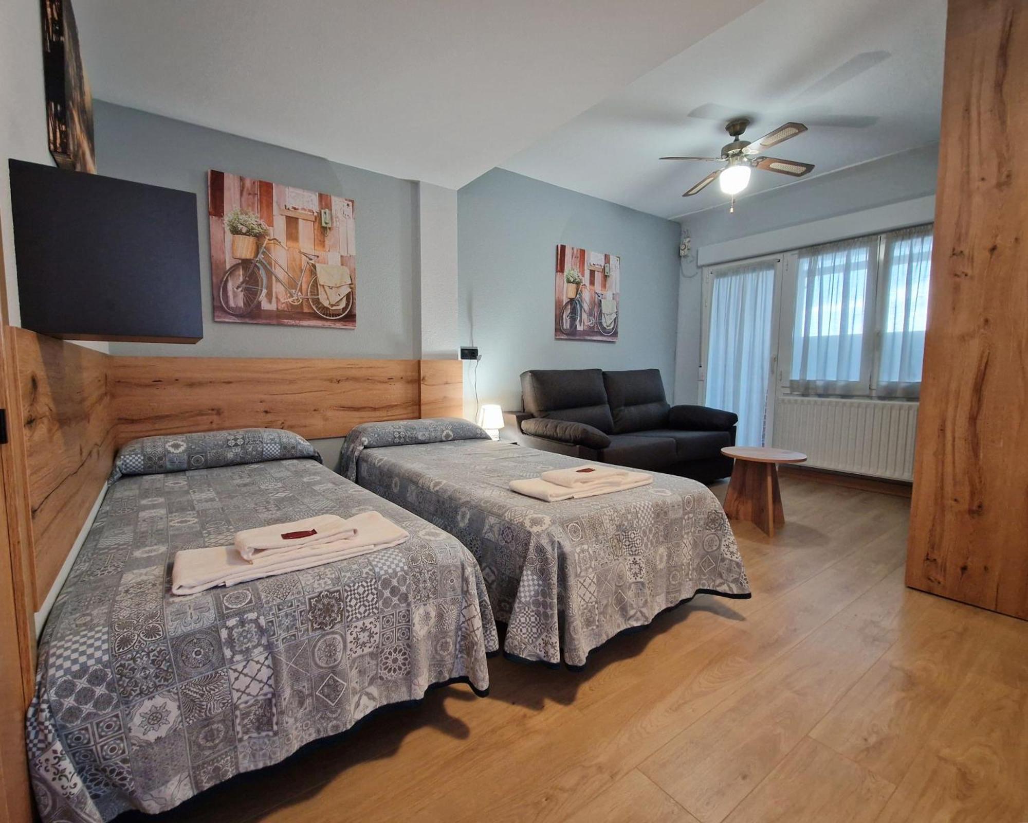 Pension Pamplonabeds Экстерьер фото